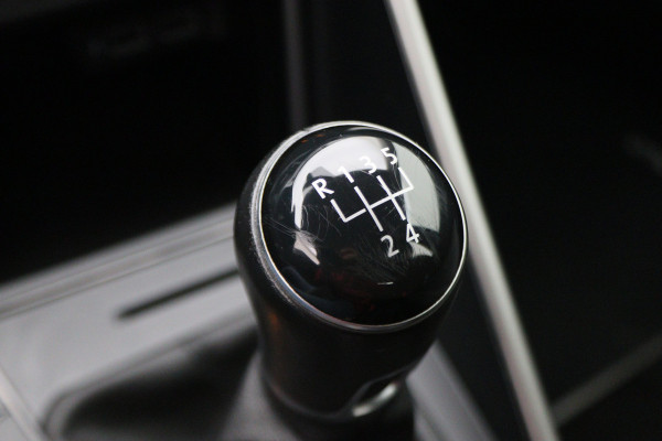 Volkswagen Polo 1.0 TSI Comfortline Business Virtual Cockpit, Climate, ACC, Apple Carplay, Afn. Trekhaak, PDC