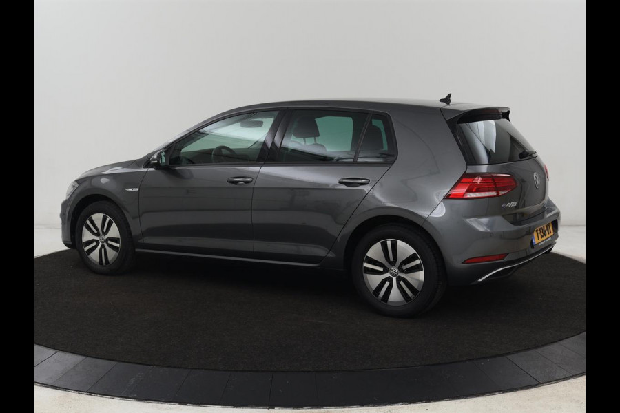 Volkswagen e-Golf E-dition | Stoelverwarming | Carplay | Full LED | Navigatie | Parkeerhulp | Climate control | Bluetooth