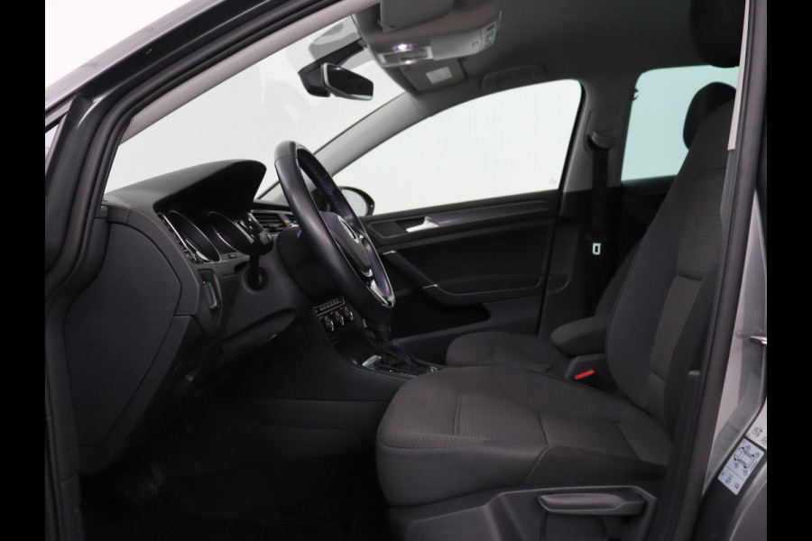 Volkswagen e-Golf E-dition | Stoelverwarming | Carplay | Full LED | Navigatie | Parkeerhulp | Climate control | Bluetooth