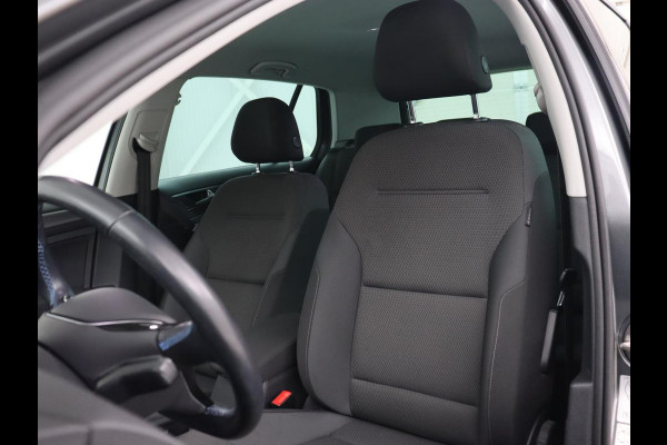 Volkswagen e-Golf E-dition | Stoelverwarming | Carplay | Full LED | Navigatie | Parkeerhulp | Climate control | Bluetooth