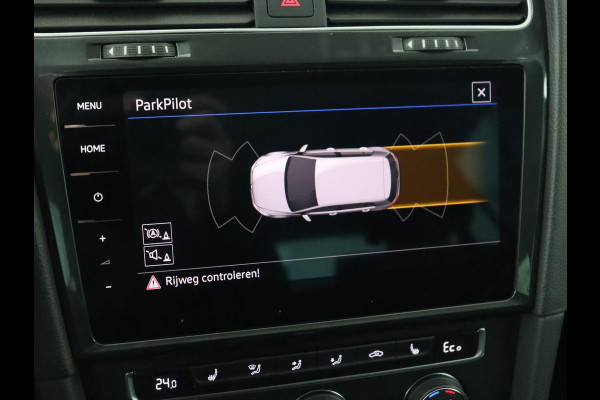 Volkswagen e-Golf E-dition | Stoelverwarming | Carplay | Full LED | Navigatie | Parkeerhulp | Climate control | Bluetooth