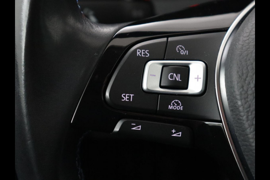 Volkswagen e-Golf E-dition | Stoelverwarming | Carplay | Full LED | Navigatie | Parkeerhulp | Climate control | Bluetooth