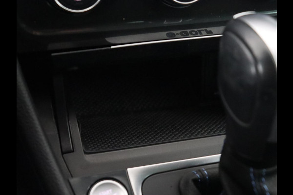 Volkswagen e-Golf E-dition | Stoelverwarming | Carplay | Full LED | Navigatie | Parkeerhulp | Climate control | Bluetooth