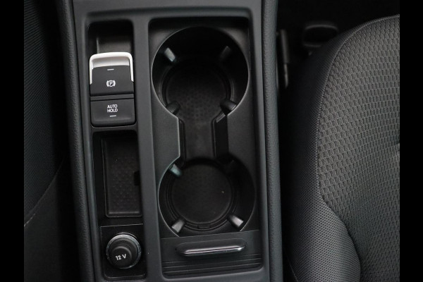 Volkswagen e-Golf E-dition | Stoelverwarming | Carplay | Full LED | Navigatie | Parkeerhulp | Climate control | Bluetooth