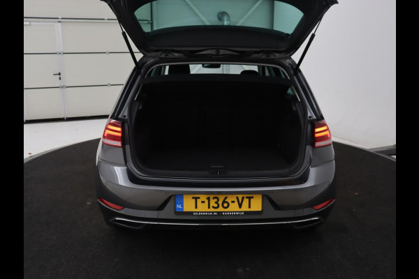 Volkswagen e-Golf E-dition | Stoelverwarming | Carplay | Full LED | Navigatie | Parkeerhulp | Climate control | Bluetooth