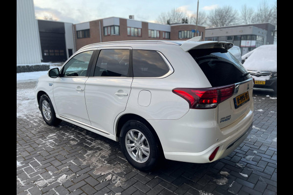 Mitsubishi Outlander 2.4 PHEV AWD Pure Plugin Hybride Trekhaak