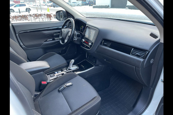 Mitsubishi Outlander 2.4 PHEV AWD Pure Plugin Hybride Trekhaak
