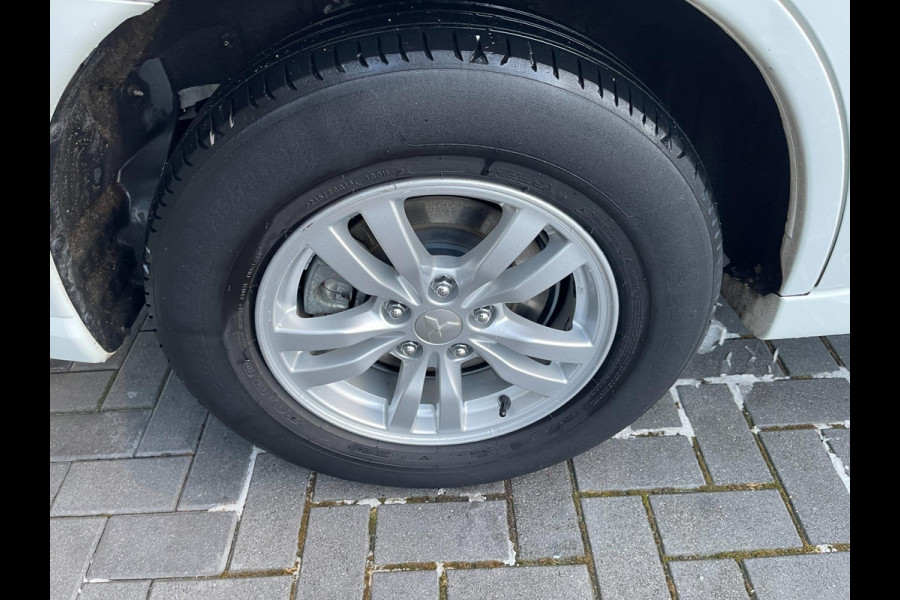 Mitsubishi Outlander 2.4 PHEV AWD Pure Plugin Hybride Trekhaak