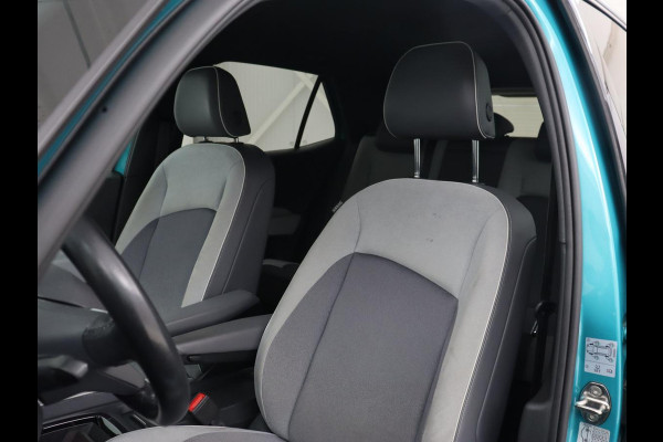 Volkswagen ID.3 58 kWh | Stoel & stuurverwarming | Matrix LED | Adaptive cruise | Carplay | Sfeerverlichting | Camera | Navigatie | DAB | Keyless | Parkeerhulp