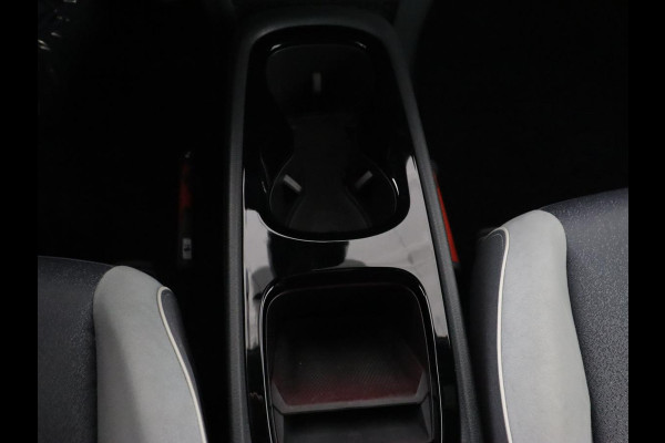 Volkswagen ID.3 58 kWh | Stoel & stuurverwarming | Matrix LED | Adaptive cruise | Carplay | Sfeerverlichting | Camera | Navigatie | DAB | Keyless | Parkeerhulp