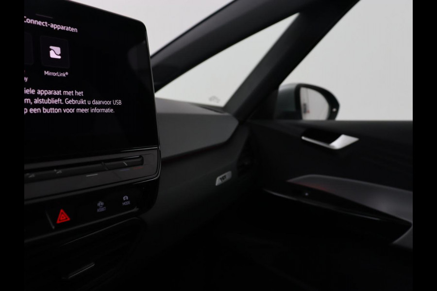 Volkswagen ID.3 58 kWh | Stoel & stuurverwarming | Matrix LED | Adaptive cruise | Carplay | Sfeerverlichting | Camera | Navigatie | DAB | Keyless | Parkeerhulp