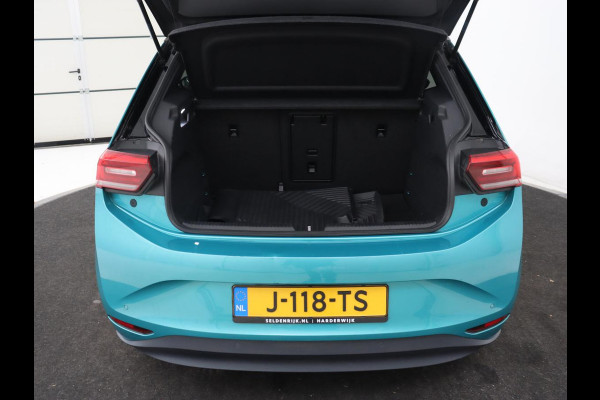 Volkswagen ID.3 58 kWh | Stoel & stuurverwarming | Matrix LED | Adaptive cruise | Carplay | Sfeerverlichting | Camera | Navigatie | DAB | Keyless | Parkeerhulp