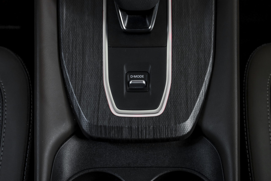 Nissan QASHQAI 1.3 MHEV Xtronic 158 PK Tekna - Automaat | Pano | Dig. Cockpit | Adapt. Cruise | Winterpakket | PDC | 360 Camera | NAV + App. Connect | ECC | DAB | Elek Klep | LM 19" | 1919