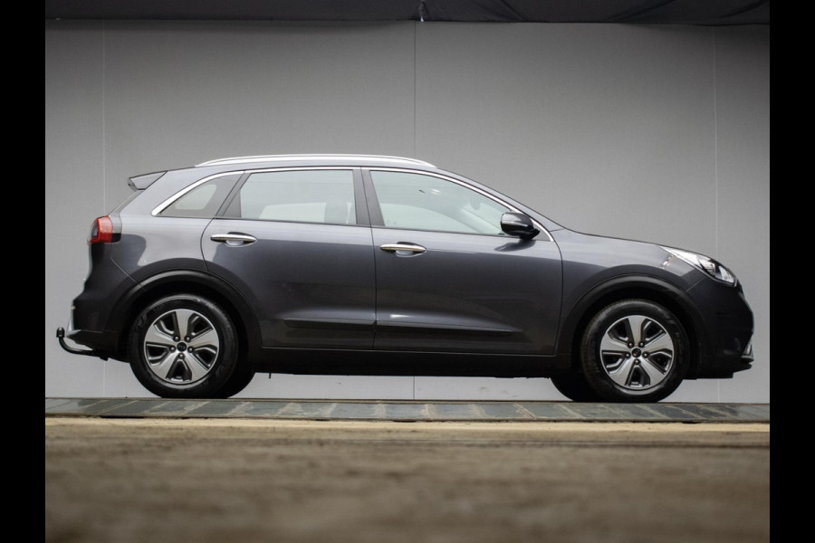 Kia Niro 1.6 GDi Hybrid DynamicLine Sport (APPLE CARPLAY,NAVI,CAMERA,PDC,CRUISE,TREKHAAK,LED,SPORTSTOELEN,LM VELGEN,NETTE STAAT)