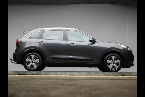 Kia Niro 1.6 GDi Hybrid DynamicLine Sport (APPLE CARPLAY,NAVI,CAMERA,PDC,CRUISE,TREKHAAK,LED,SPORTSTOELEN,LM VELGEN,NETTE STAAT)