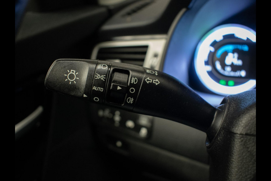 Kia Niro 1.6 GDi Hybrid DynamicLine Sport (APPLE CARPLAY,NAVI,CAMERA,PDC,CRUISE,TREKHAAK,LED,SPORTSTOELEN,LM VELGEN,NETTE STAAT)
