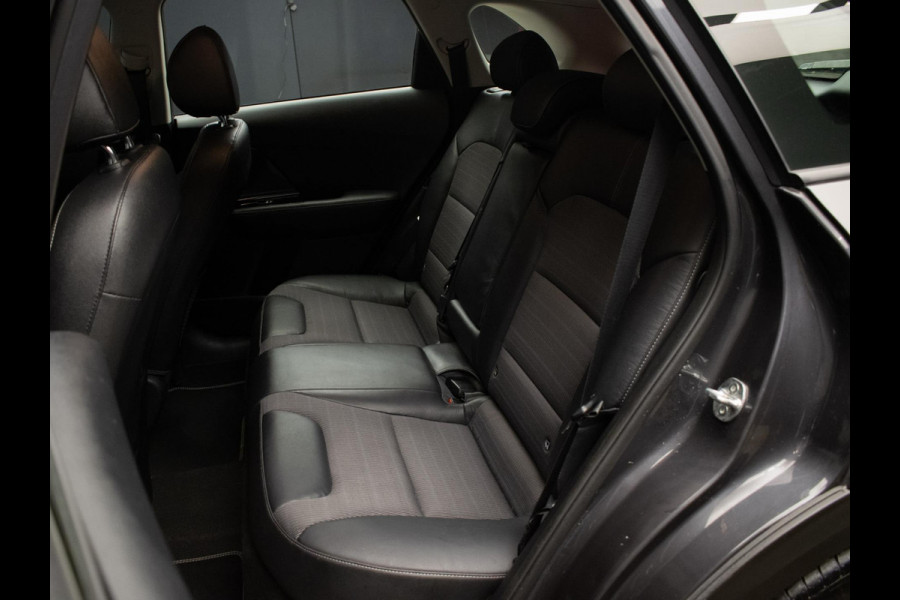 Kia Niro 1.6 GDi Hybrid DynamicLine Sport (APPLE CARPLAY,NAVI,CAMERA,PDC,CRUISE,TREKHAAK,LED,SPORTSTOELEN,LM VELGEN,NETTE STAAT)