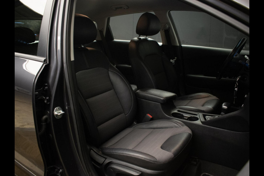 Kia Niro 1.6 GDi Hybrid DynamicLine Sport (APPLE CARPLAY,NAVI,CAMERA,PDC,CRUISE,TREKHAAK,LED,SPORTSTOELEN,LM VELGEN,NETTE STAAT)