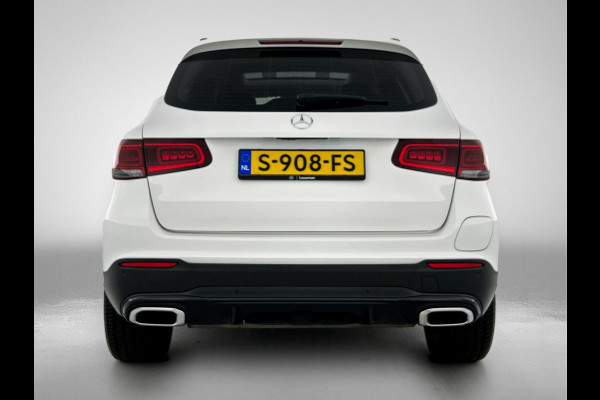 Mercedes-Benz GLC 300 e 4MATIC Business Solution AMG Panoramadak | 5 spaaks AMG lichtmetalen velgen | Treeplanken | Navigatie | Parking support | Inclusief 24 maanden MB Certified garantie voor Europa.