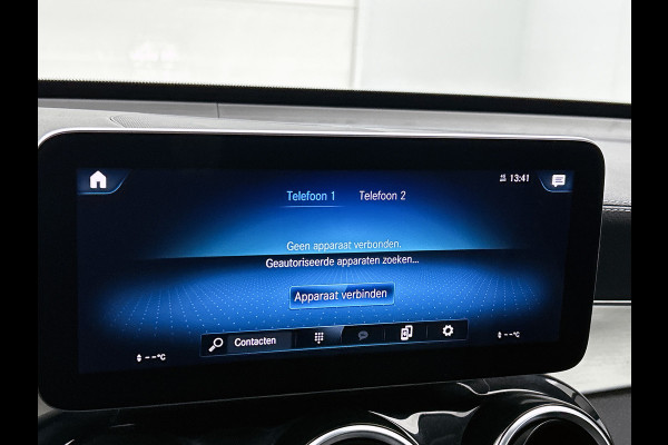 Mercedes-Benz GLC 300 e 4MATIC Business Solution AMG Panoramadak | 5 spaaks AMG lichtmetalen velgen | Treeplanken | Navigatie | Parking support | Inclusief 24 maanden MB Certified garantie voor Europa.