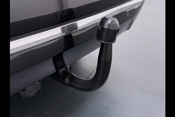 BMW 2 Serie Gran Tourer 216i-T 7-Pers. Leer Trekhaak Navi-Plus Ecc Head-Up Display Camera Navi Ecc Pdc Cruise Control Luxury Line Business E Stoelverwarming Elek.Achterklep Privacy Glas Led Lmv 17" Origineel Nederlandse Auto met plaats voor 7 personen! € 45.000,- nieuw