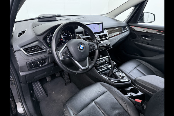 BMW 2 Serie Gran Tourer 216i-T 7-Pers. Leer Trekhaak Navi-Plus Ecc Head-Up Display Camera Navi Ecc Pdc Cruise Control Luxury Line Business E Stoelverwarming Elek.Achterklep Privacy Glas Led Lmv 17" Origineel Nederlandse Auto met plaats voor 7 personen! € 45.000,- nieuw