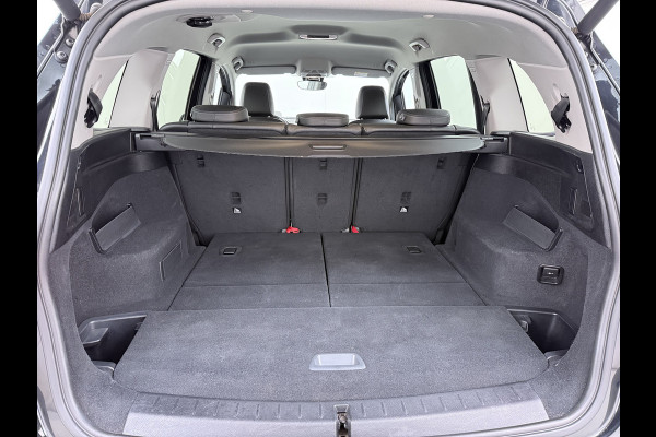 BMW 2 Serie Gran Tourer 216i-T 7-Pers. Leer Trekhaak Navi-Plus Ecc Head-Up Display Camera Navi Ecc Pdc Cruise Control Luxury Line Business E Stoelverwarming Elek.Achterklep Privacy Glas Led Lmv 17" Origineel Nederlandse Auto met plaats voor 7 personen! € 45.000,- nieuw