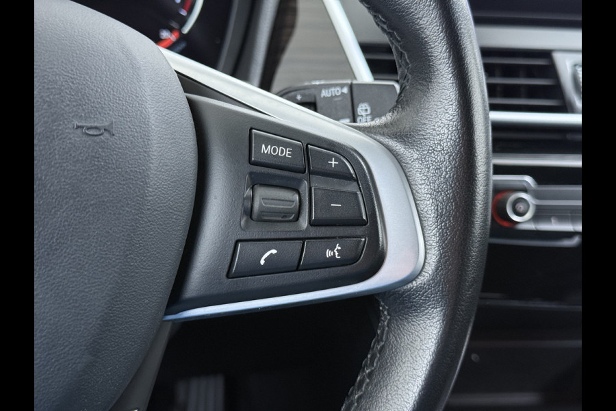 BMW 2 Serie Gran Tourer 216i-T 7-Pers. Leer Trekhaak Navi-Plus Ecc Head-Up Display Camera Navi Ecc Pdc Cruise Control Luxury Line Business E Stoelverwarming Elek.Achterklep Privacy Glas Led Lmv 17" Origineel Nederlandse Auto met plaats voor 7 personen! € 45.000,- nieuw