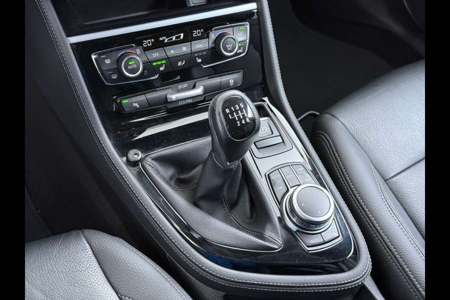 BMW 2 Serie Gran Tourer 216i-T 7-Pers. Leer Trekhaak Navi-Plus Ecc Head-Up Display Camera Navi Ecc Pdc Cruise Control Luxury Line Business E Stoelverwarming Elek.Achterklep Privacy Glas Led Lmv 17" Origineel Nederlandse Auto met plaats voor 7 personen! € 45.000,- nieuw