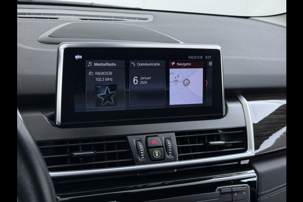 BMW 2 Serie Gran Tourer 216i-T 7-Pers. Leer Trekhaak Navi-Plus Ecc Head-Up Display Camera Navi Ecc Pdc Cruise Control Luxury Line Business E Stoelverwarming Elek.Achterklep Privacy Glas Led Lmv 17" Origineel Nederlandse Auto met plaats voor 7 personen! € 45.000,- nieuw