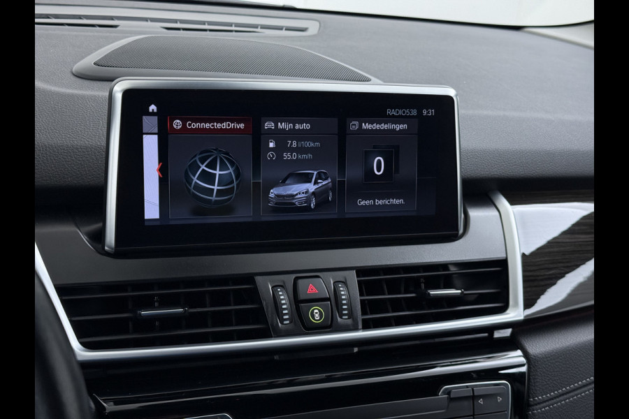BMW 2 Serie Gran Tourer 216i-T 7-Pers. Leer Trekhaak Navi-Plus Ecc Head-Up Display Camera Navi Ecc Pdc Cruise Control Luxury Line Business E Stoelverwarming Elek.Achterklep Privacy Glas Led Lmv 17" Origineel Nederlandse Auto met plaats voor 7 personen! € 45.000,- nieuw