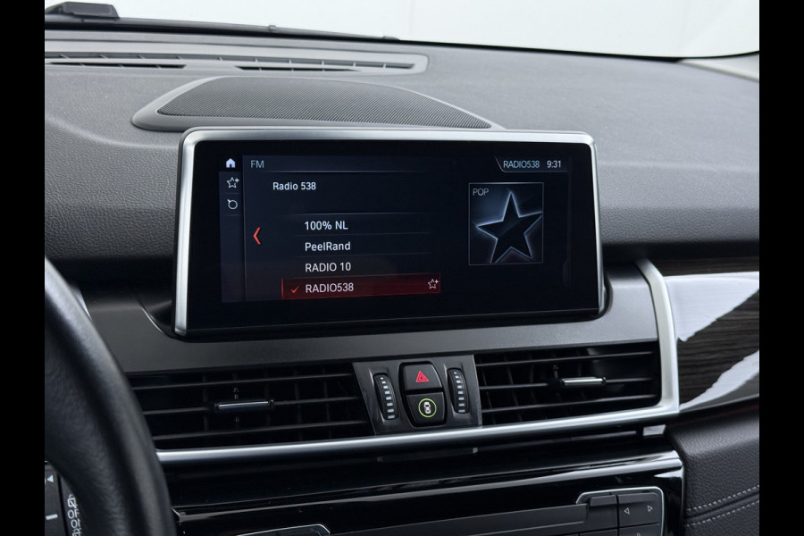 BMW 2 Serie Gran Tourer 216i-T 7-Pers. Leer Trekhaak Navi-Plus Ecc Head-Up Display Camera Navi Ecc Pdc Cruise Control Luxury Line Business E Stoelverwarming Elek.Achterklep Privacy Glas Led Lmv 17" Origineel Nederlandse Auto met plaats voor 7 personen! € 45.000,- nieuw