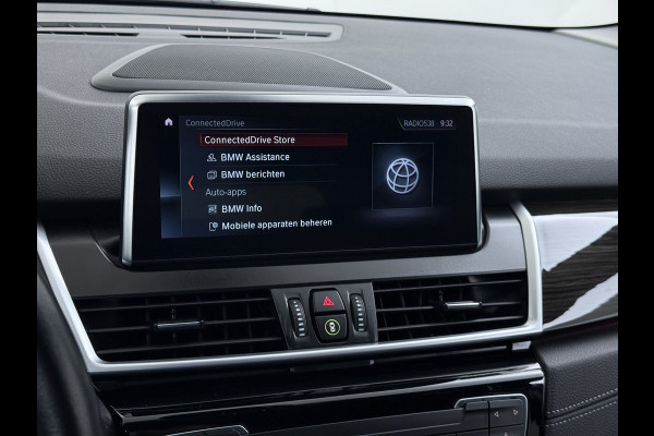 BMW 2 Serie Gran Tourer 216i-T 7-Pers. Leer Trekhaak Navi-Plus Ecc Head-Up Display Camera Navi Ecc Pdc Cruise Control Luxury Line Business E Stoelverwarming Elek.Achterklep Privacy Glas Led Lmv 17" Origineel Nederlandse Auto met plaats voor 7 personen! € 45.000,- nieuw