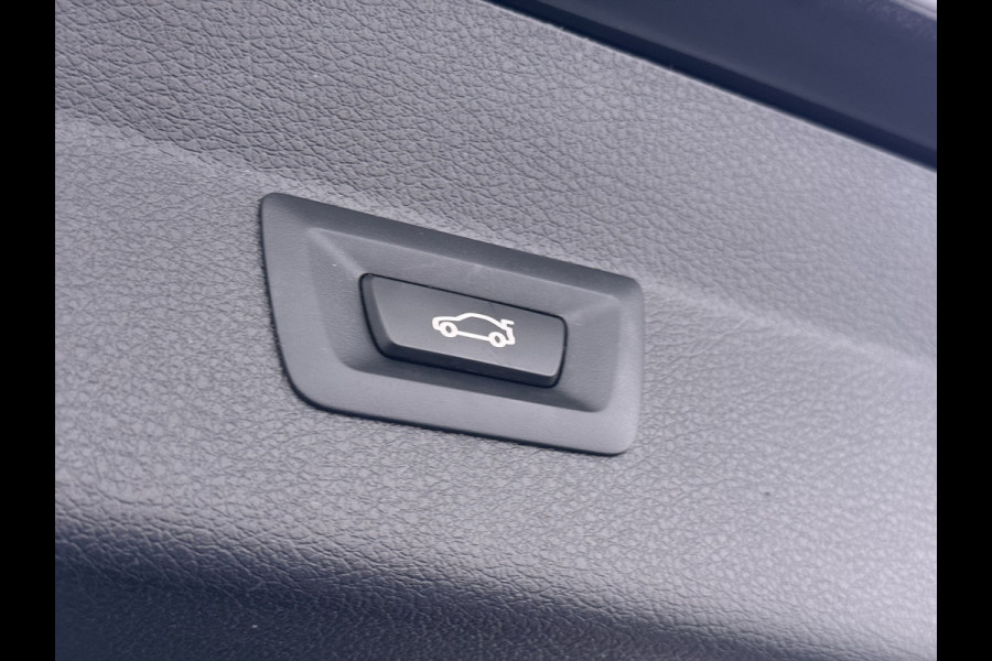 BMW 2 Serie Gran Tourer 216i-T 7-Pers. Leer Trekhaak Navi-Plus Ecc Head-Up Display Camera Navi Ecc Pdc Cruise Control Luxury Line Business E Stoelverwarming Elek.Achterklep Privacy Glas Led Lmv 17" Origineel Nederlandse Auto met plaats voor 7 personen! € 45.000,- nieuw