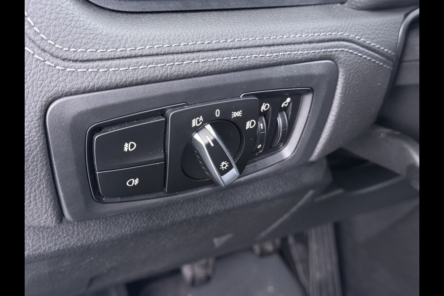 BMW 2 Serie Gran Tourer 216i-T 7-Pers. Leer Trekhaak Navi-Plus Ecc Head-Up Display Camera Navi Ecc Pdc Cruise Control Luxury Line Business E Stoelverwarming Elek.Achterklep Privacy Glas Led Lmv 17" Origineel Nederlandse Auto met plaats voor 7 personen! € 45.000,- nieuw