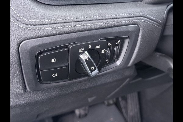 BMW 2 Serie Gran Tourer 216i-T 7-Pers. Leer Trekhaak Navi-Plus Ecc Head-Up Display Camera Navi Ecc Pdc Cruise Control Luxury Line Business E Stoelverwarming Elek.Achterklep Privacy Glas Led Lmv 17" Origineel Nederlandse Auto met plaats voor 7 personen! € 45.000,- nieuw