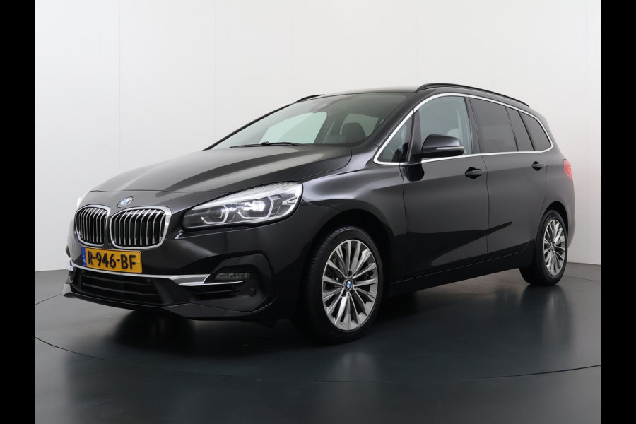 BMW 2 Serie Gran Tourer 216i-T 7-Pers. Leer Trekhaak Navi-Plus Ecc Head-Up Display Camera Navi Ecc Pdc Cruise Control Luxury Line Business E Stoelverwarming Elek.Achterklep Privacy Glas Led Lmv 17" Origineel Nederlandse Auto met plaats voor 7 personen! € 45.000,- nieuw
