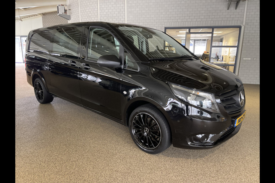 Mercedes-Benz Vito 114 CDI Extra Lang L3H1 DC Comfort 5 persoons / automaat / leer / navi / airco / cruise / vaste prijs rijklaar € 32.950 ex btw / lease vanaf € 538 / trekhaak / zwart metallic