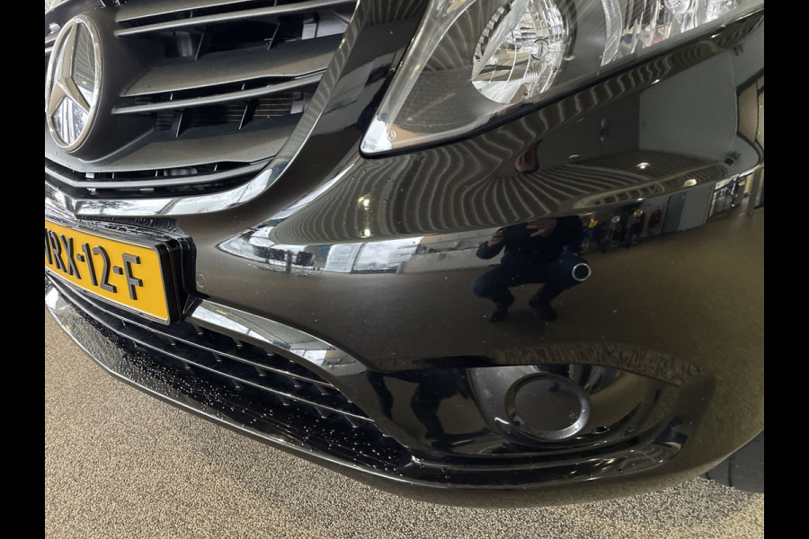Mercedes-Benz Vito 114 CDI Extra Lang L3H1 DC Comfort 5 persoons / automaat / leer / navi / airco / cruise / vaste prijs rijklaar € 32.950 ex btw / lease vanaf € 538 / trekhaak / zwart metallic