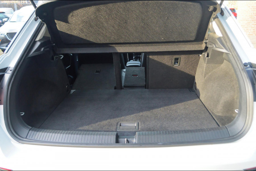 Volkswagen T-Roc 1.0 TSI Style ADAPTIVE CRUISE|PDC|LMV