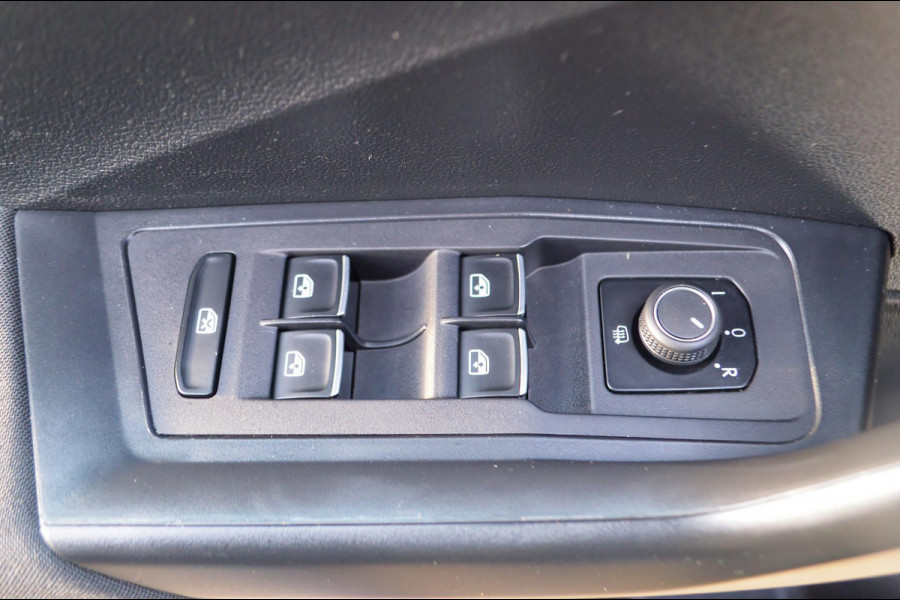 Volkswagen T-Roc 1.0 TSI Style ADAPTIVE CRUISE|PDC|LMV