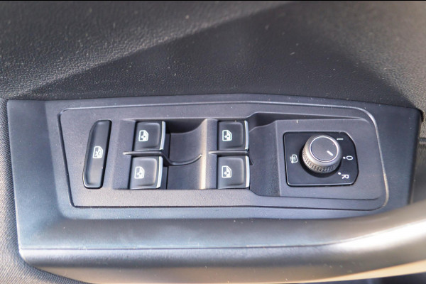 Volkswagen T-Roc 1.0 TSI Style ADAPTIVE CRUISE|PDC|LMV