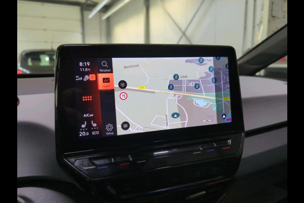 Volkswagen ID.3 First Plus 58 kWh Navigatie Apple Carplay/Android Auto Camera Parkeersensoren Adaptive Cruise Control Full LED Matrix Stoel- en stuurverwarming Lichtmetalen velgen Climate Control