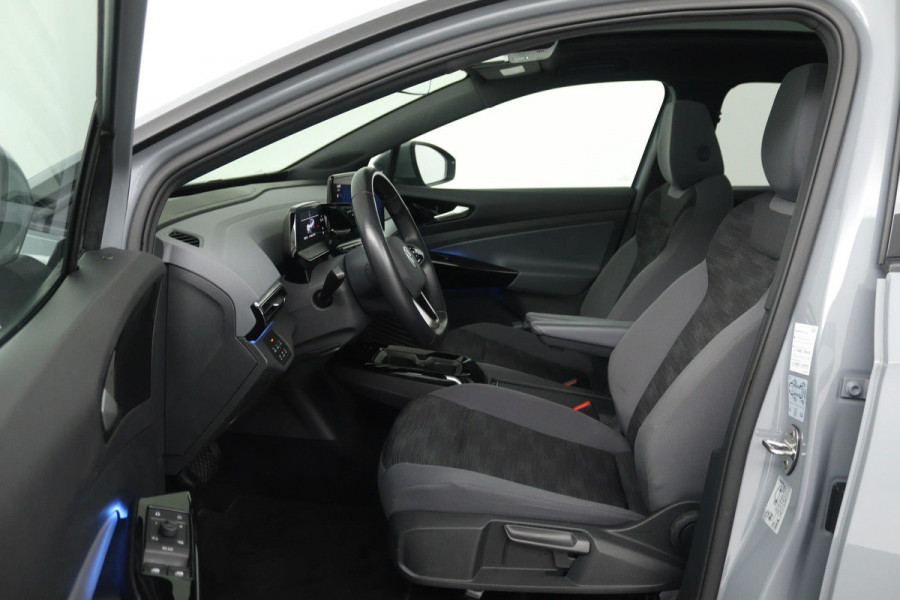 Volkswagen ID.4 Pro 77 kWh (PANORAMADAK, 94% SoH, TREKHAAK, SFEERVERLICHTING, STOELVERWARMING, ACHTERUITRIJCAMERA, ADAPTIEF CRUIS)