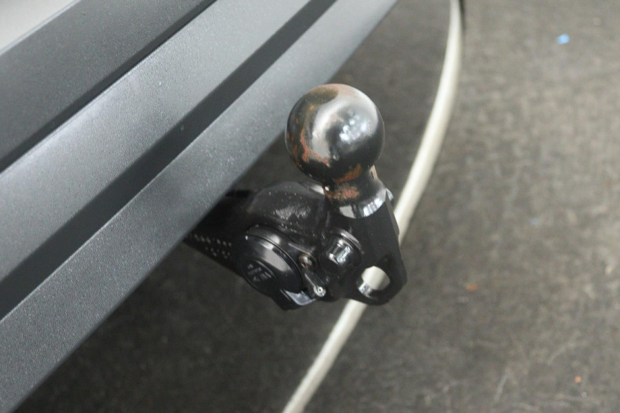 Volkswagen ID.4 Pro 77 kWh (PANORAMADAK, 94% SoH, TREKHAAK, SFEERVERLICHTING, STOELVERWARMING, ACHTERUITRIJCAMERA, ADAPTIEF CRUIS)