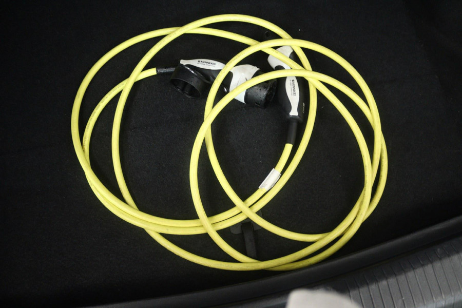 Volkswagen ID.4 Pro 77 kWh (PANORAMADAK, 94% SoH, TREKHAAK, SFEERVERLICHTING, STOELVERWARMING, ACHTERUITRIJCAMERA, ADAPTIEF CRUIS)