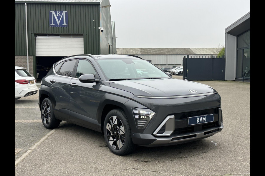 Hyundai Kona 1.6 GDI HEV Premium Sky FULL HYBRID | NIEUWE AUTO MET REGISTRATIE | VOLLE AUTO! | FABR GARANTIE T/M 12-2029| ELEK. ACHTERKLEP| PANO| ELEK STOEL| STOEL VENTILATIE