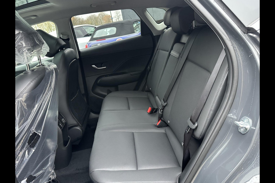 Hyundai Kona 1.6 GDI HEV Premium Sky FULL HYBRID | NIEUWE AUTO MET REGISTRATIE | VOLLE AUTO! | FABR GARANTIE T/M 12-2029| ELEK. ACHTERKLEP| PANO| ELEK STOEL| STOEL VENTILATIE