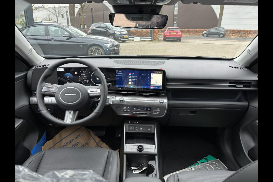 Hyundai Kona 1.6 GDI HEV Premium Sky FULL HYBRID | NIEUWE AUTO MET REGISTRATIE | VOLLE AUTO! | FABR GARANTIE T/M 12-2029| ELEK. ACHTERKLEP| PANO| ELEK STOEL| STOEL VENTILATIE