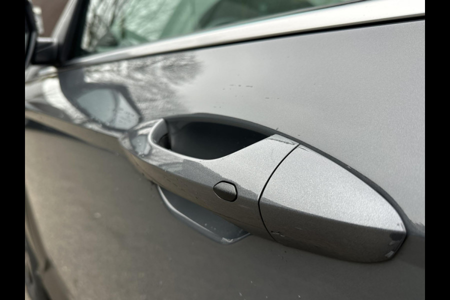 Hyundai Kona 1.6 GDI HEV Premium Sky FULL HYBRID | NIEUWE AUTO MET REGISTRATIE | VOLLE AUTO! | FABR GARANTIE T/M 12-2029| ELEK. ACHTERKLEP| PANO| ELEK STOEL| STOEL VENTILATIE